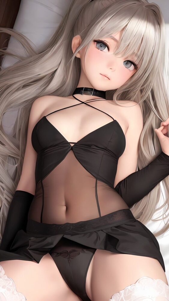 銀髪美少女の黒キャミソール