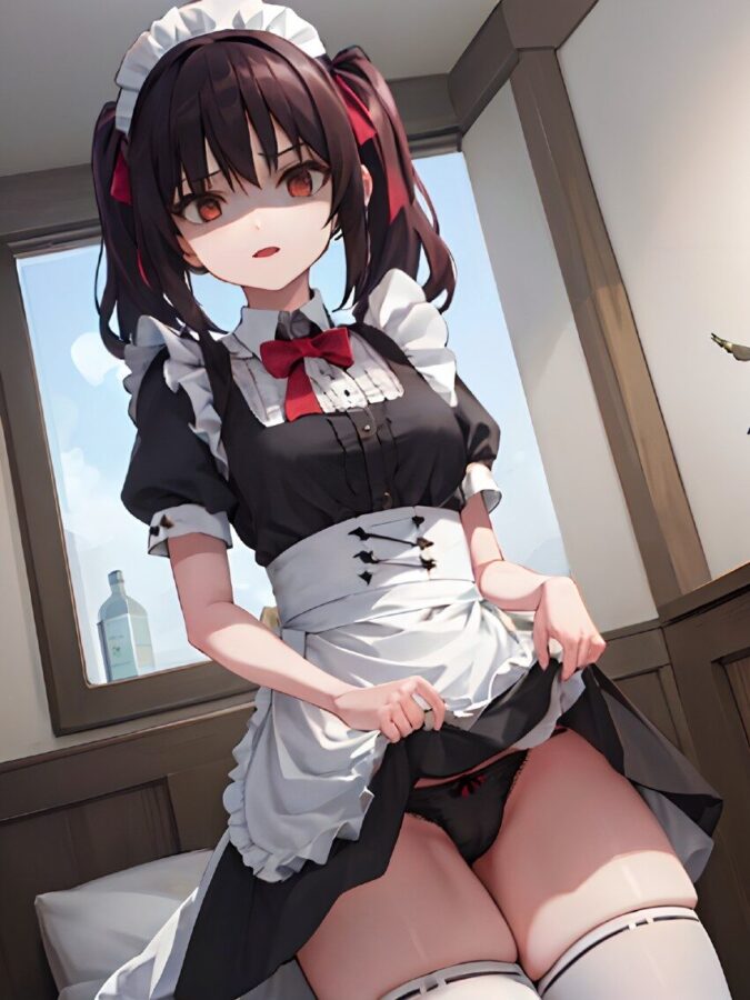 メイドに嫌な顔されながらパンツを見せてもらう