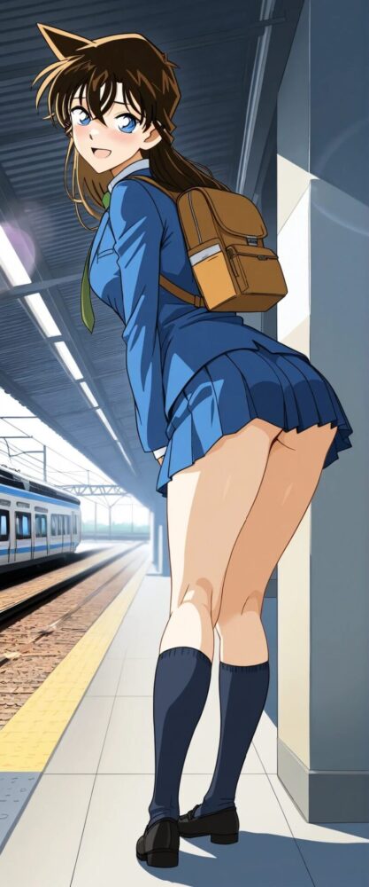 毛利蘭のノーパンローアングル