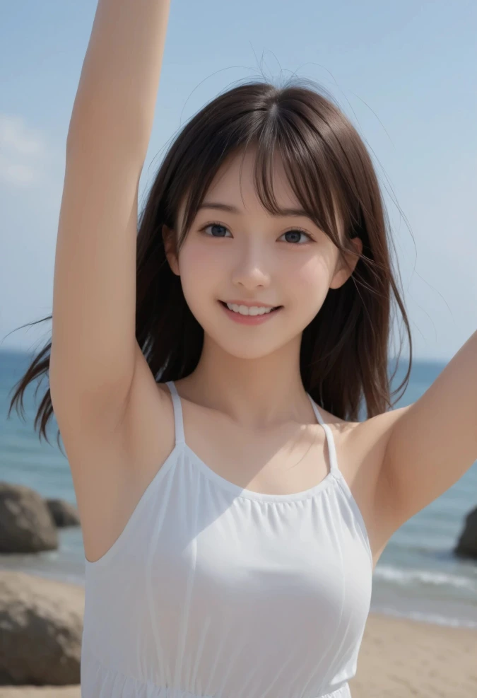 白いキャミソールの脇見せ美少女